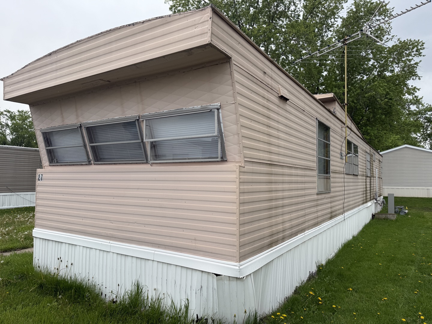 1712 S Dixie Highway #27, Crete, IL 60417
