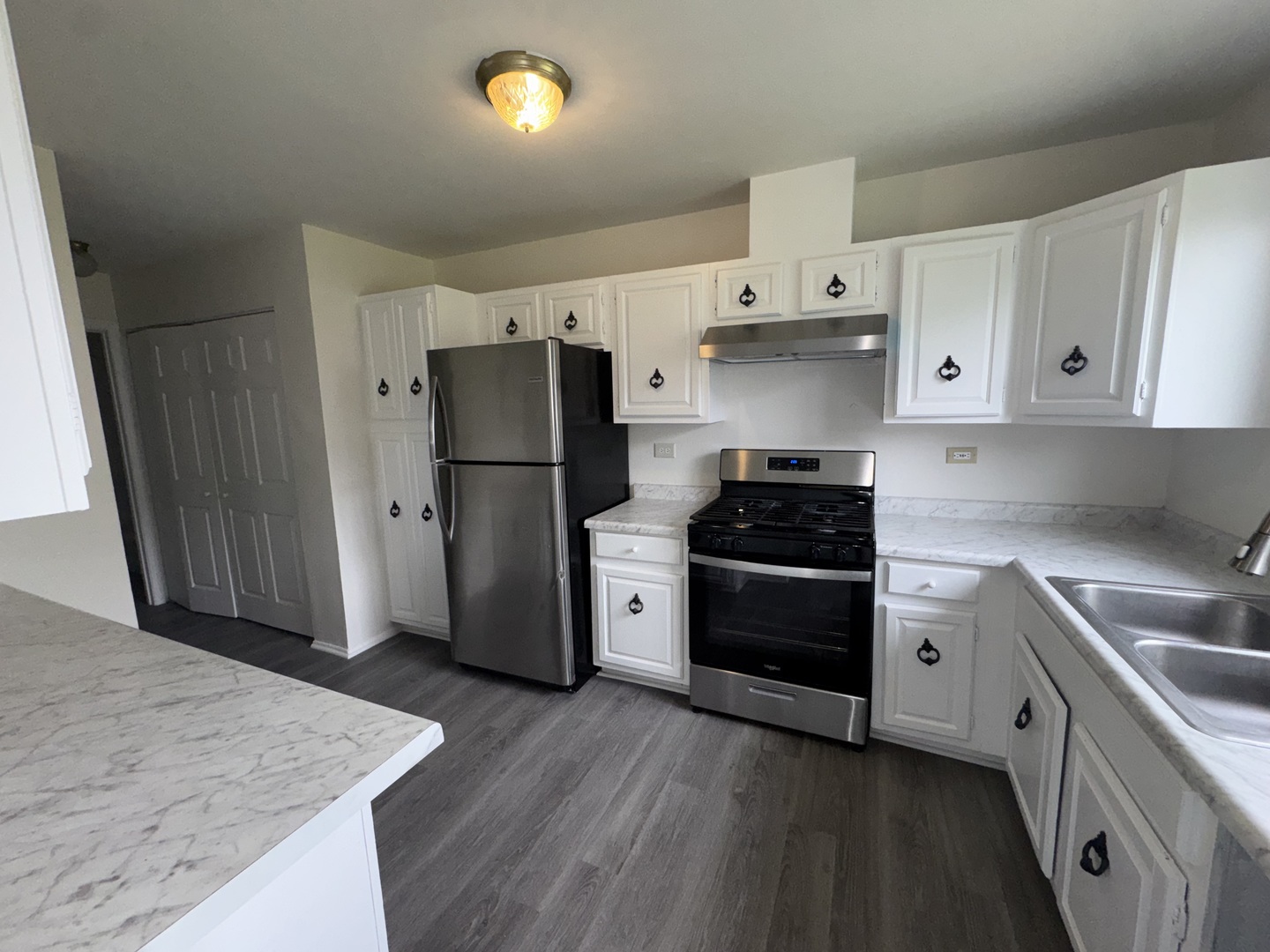 10G Fernwood Drive #10G, Bolingbrook, IL 60440