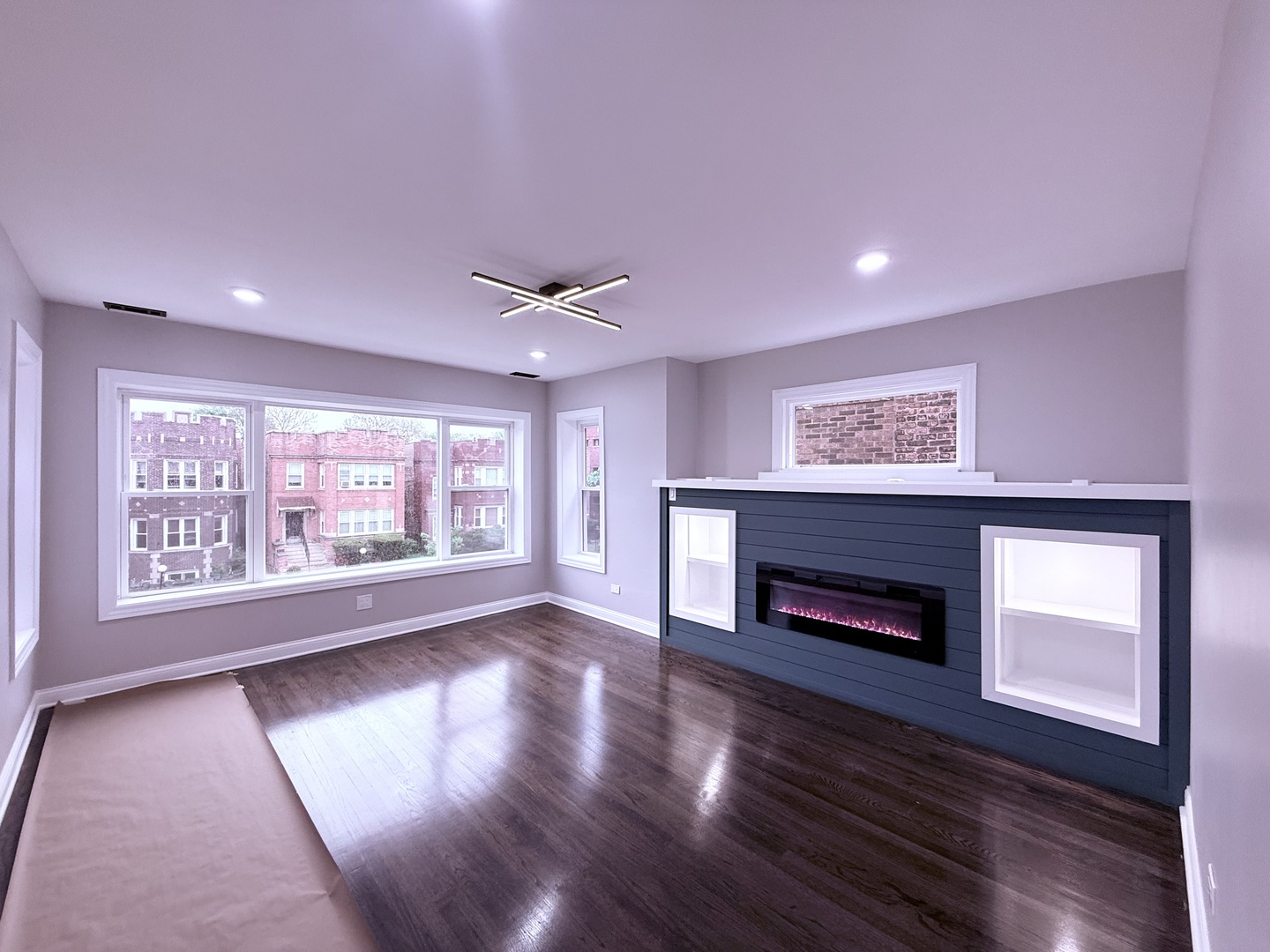 7932 S Champlain Avenue, Chicago, IL 60619