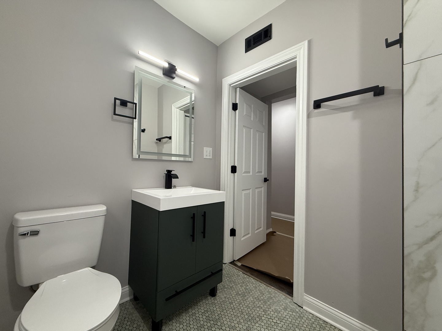 7932 S Champlain Avenue, Chicago, IL 60619