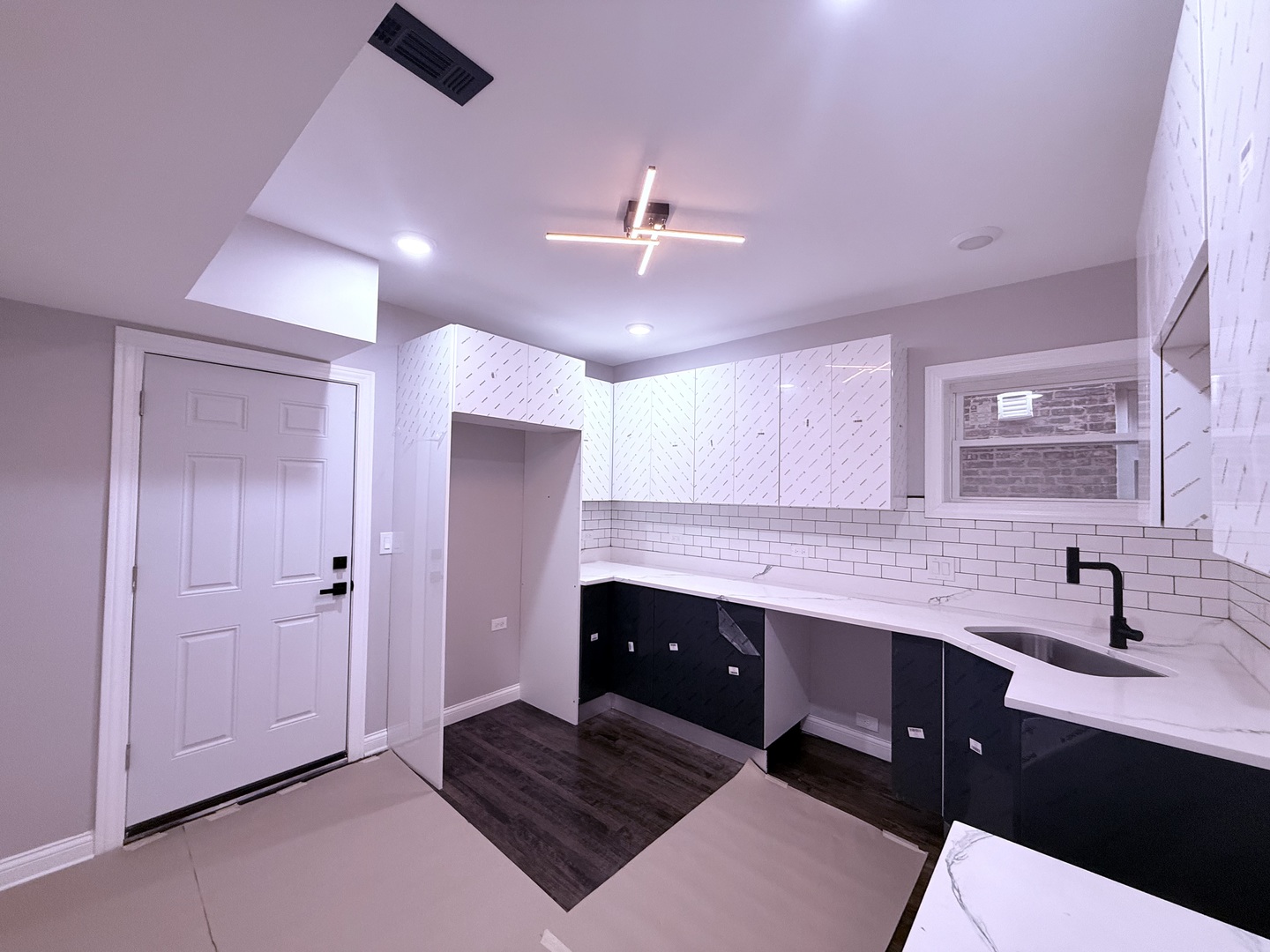 7932 S Champlain Avenue, Chicago, IL 60619