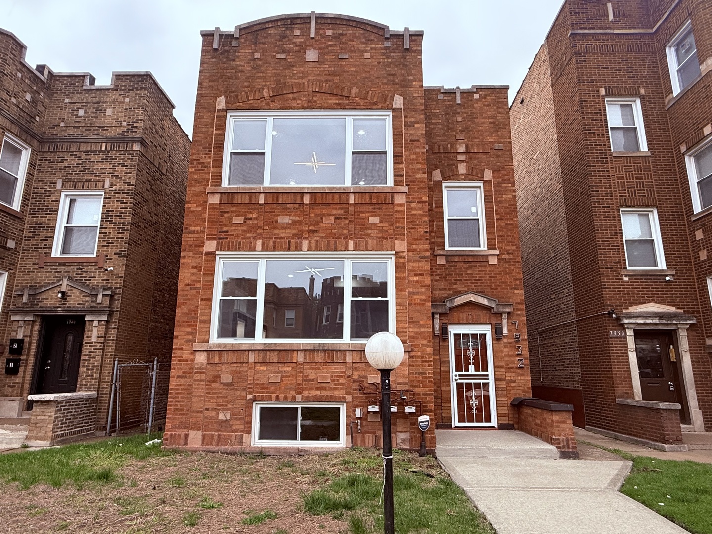 7932 S Champlain Avenue, Chicago, IL 60619