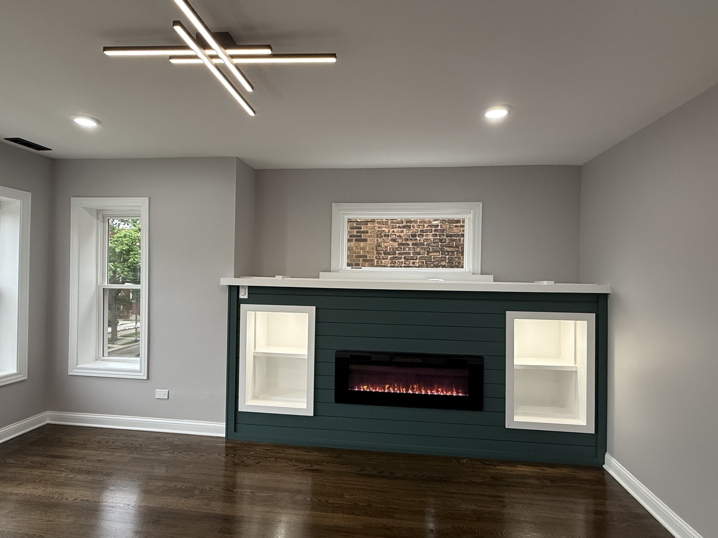 7932 S Champlain Avenue, Chicago, IL 60619