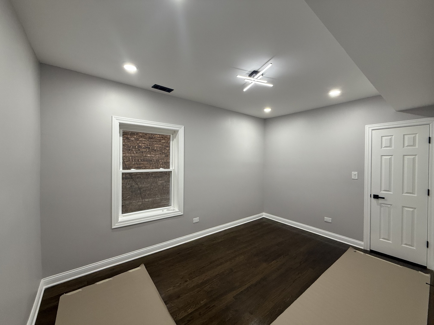 7932 S Champlain Avenue, Chicago, IL 60619