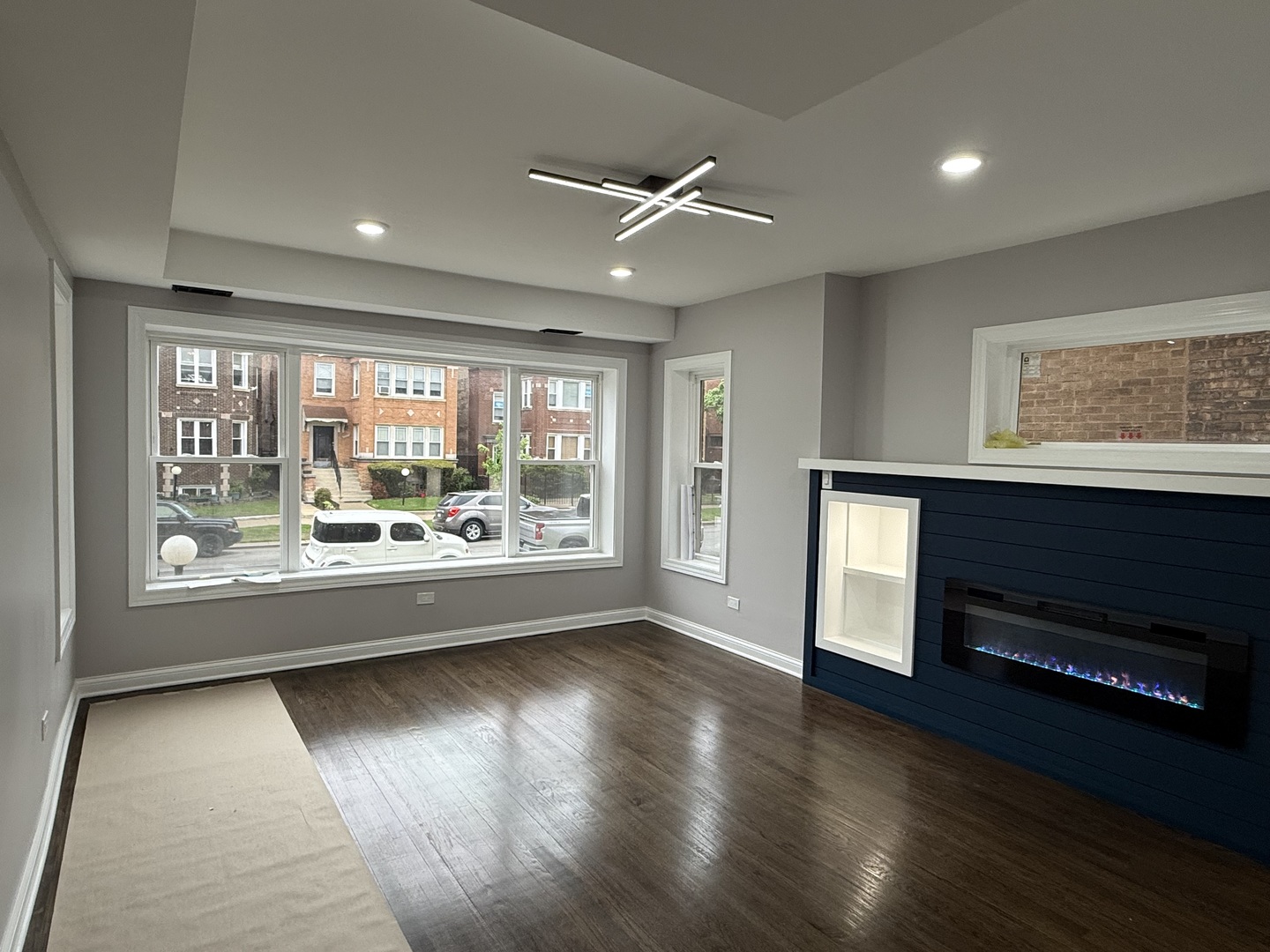 7932 S Champlain Avenue, Chicago, IL 60619