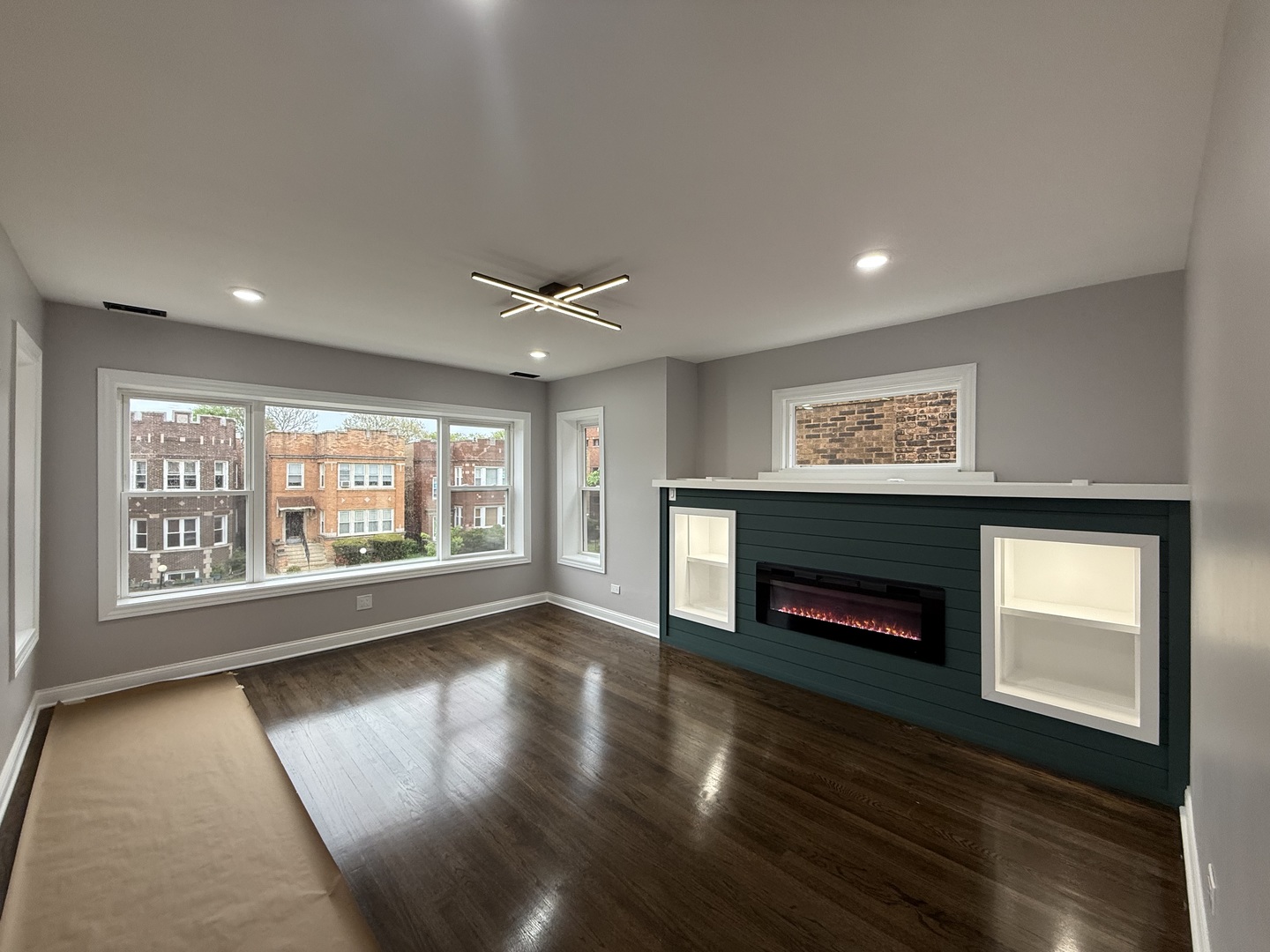 7932 S Champlain Avenue, Chicago, IL 60619