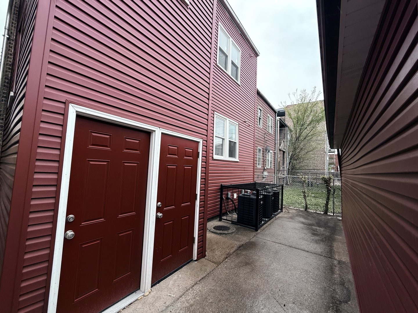 7932 S Champlain Avenue, Chicago, IL 60619