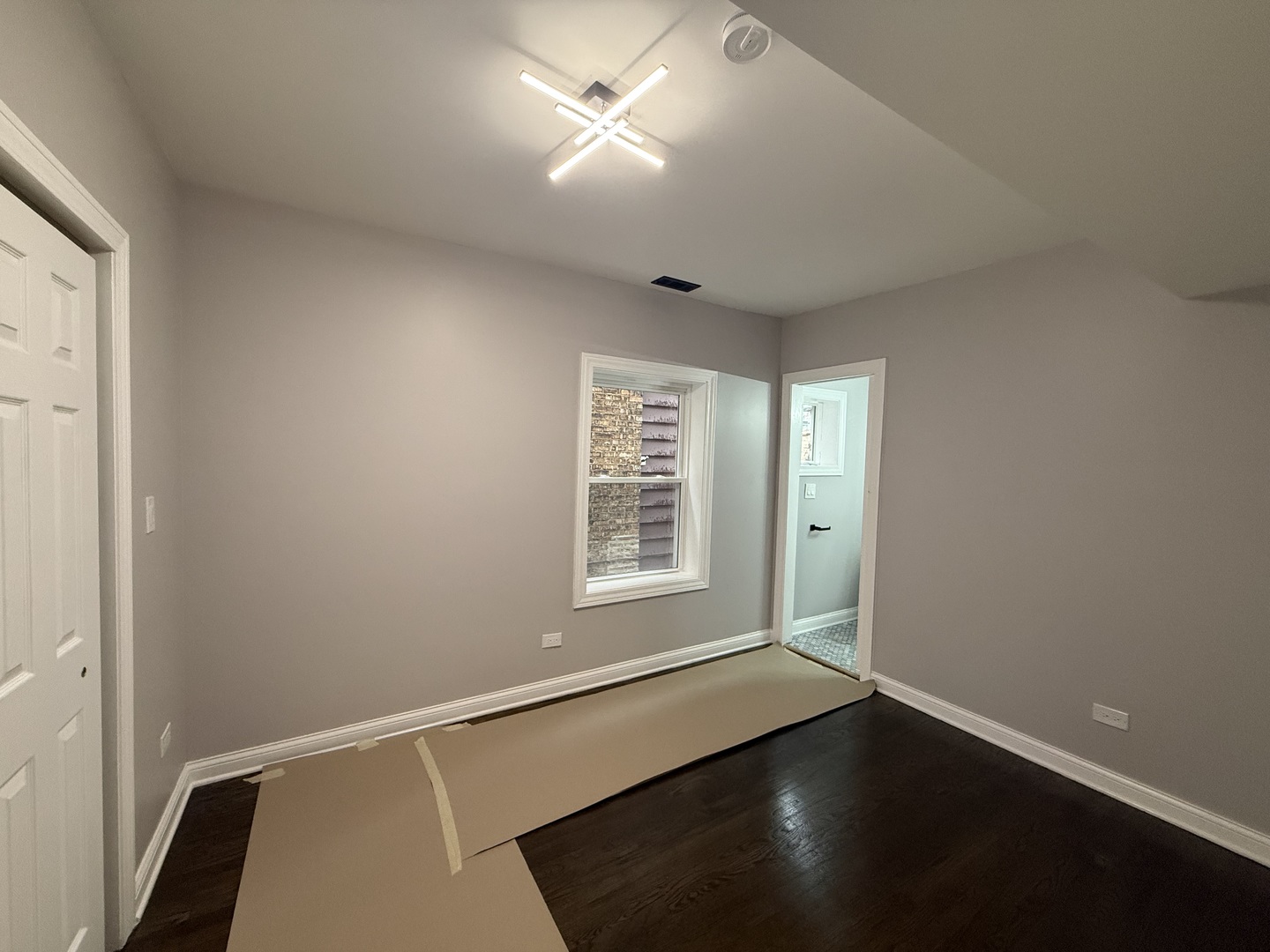 7932 S Champlain Avenue, Chicago, IL 60619