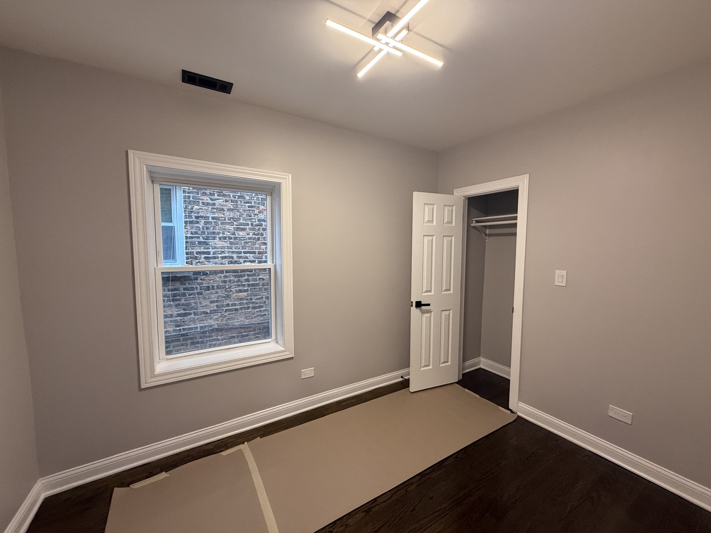 7932 S Champlain Avenue, Chicago, IL 60619