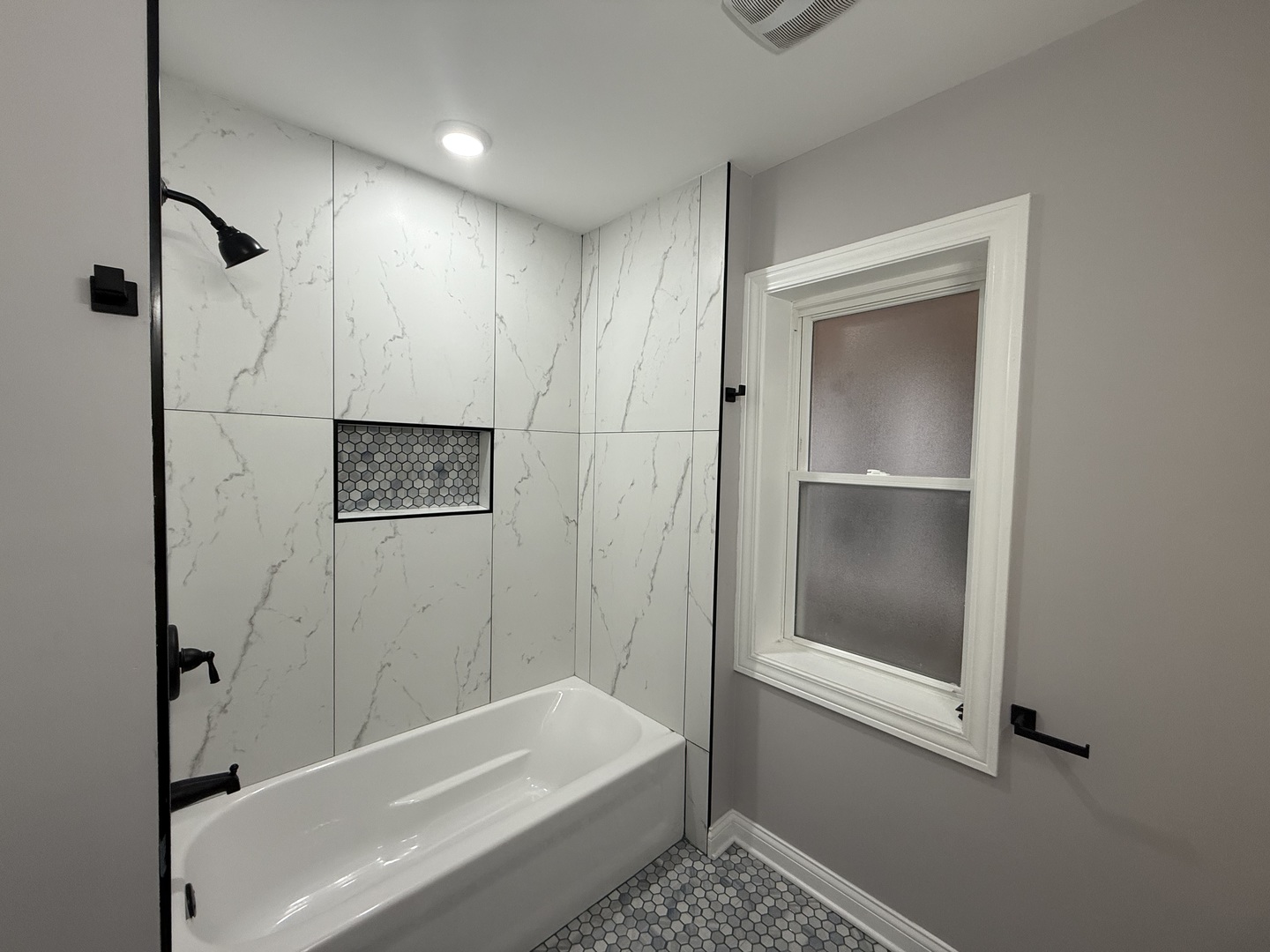 7932 S Champlain Avenue, Chicago, IL 60619