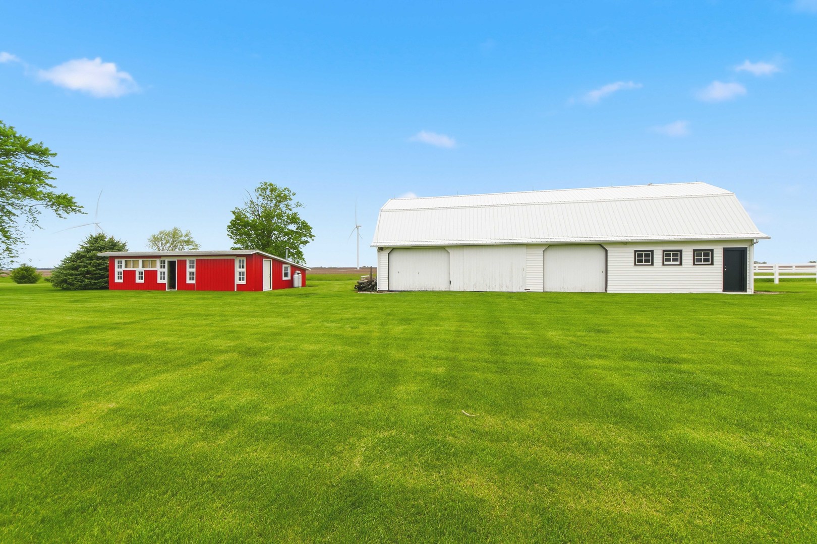 303 2900E County Road, Rutland, IL 61358