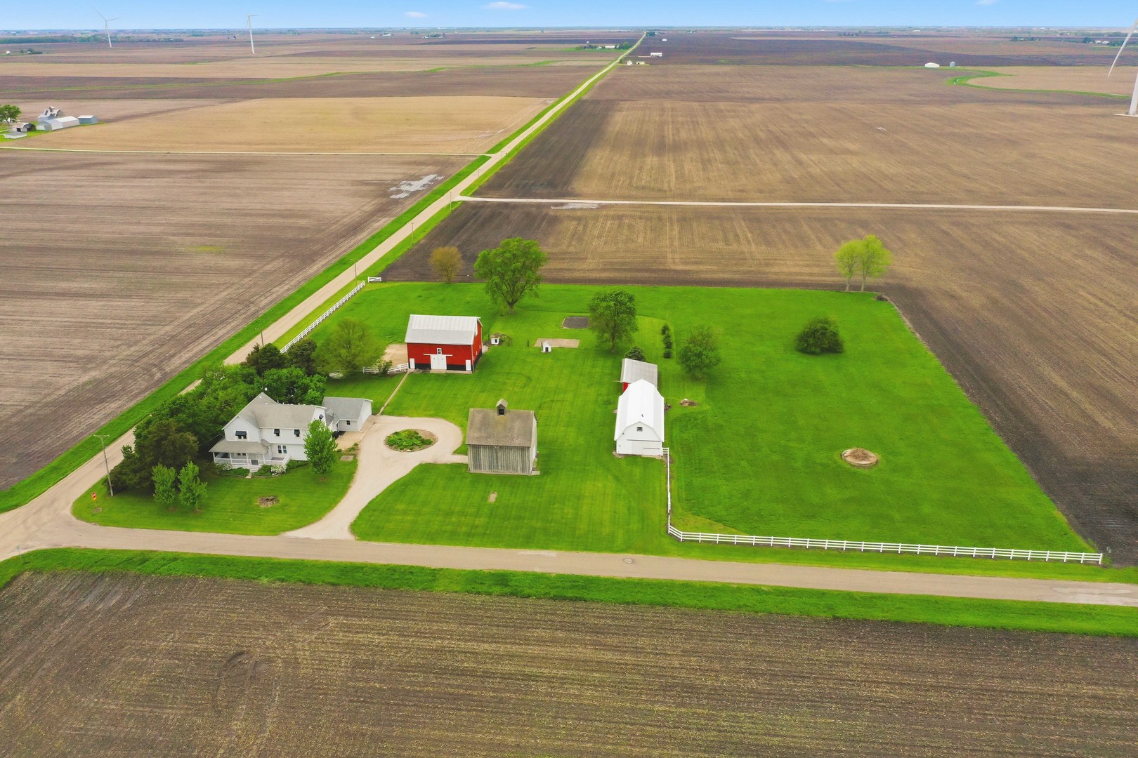 303 2900E County Road, Rutland, IL 61358