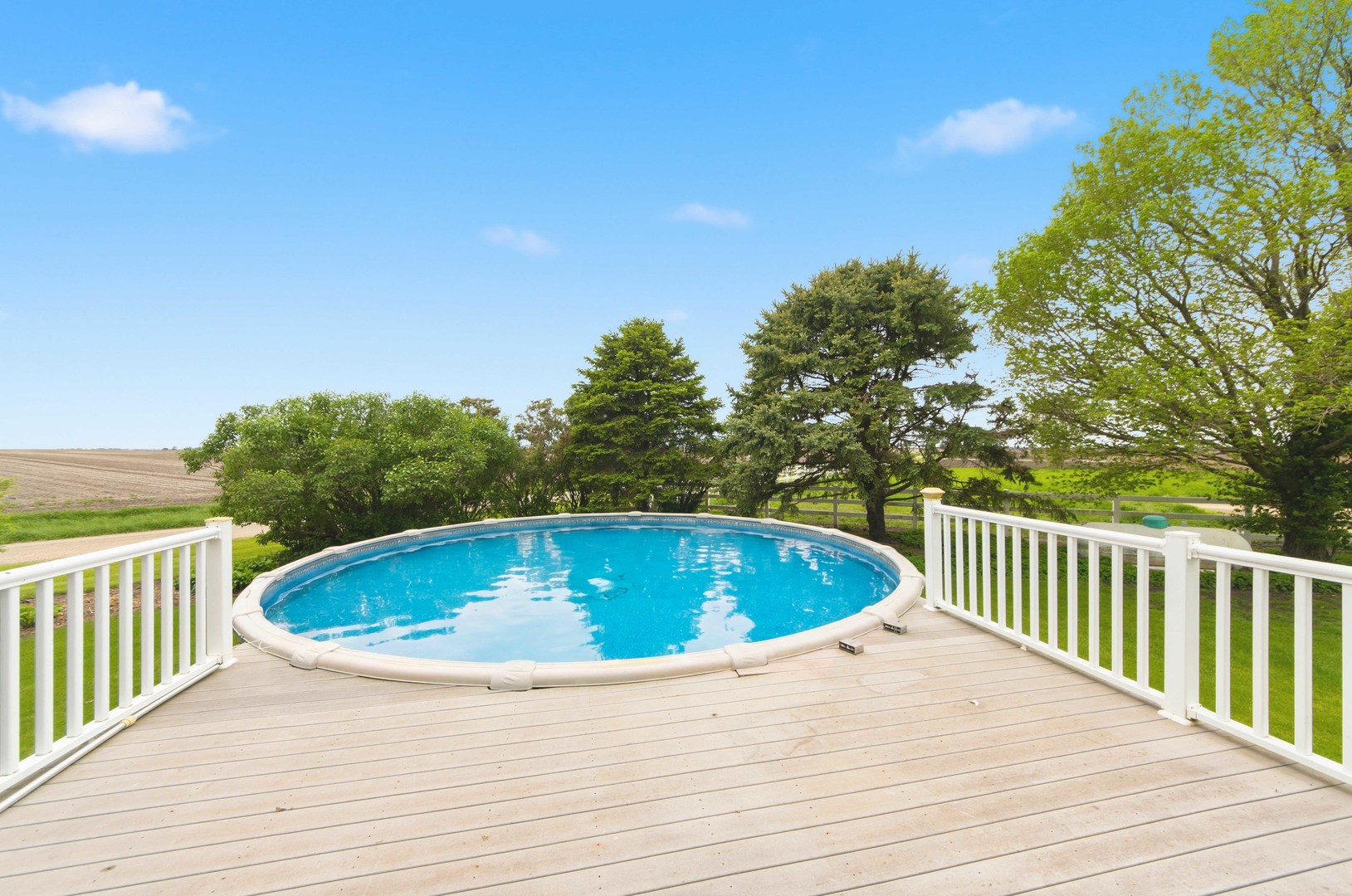 303 2900E County Road, Rutland, IL 61358