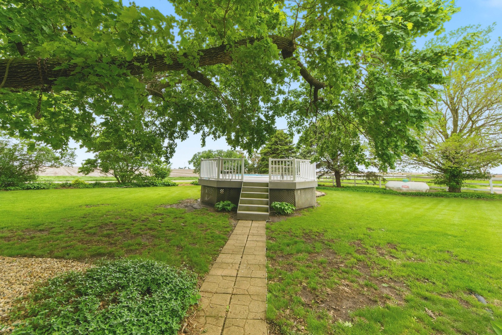 303 2900E County Road, Rutland, IL 61358
