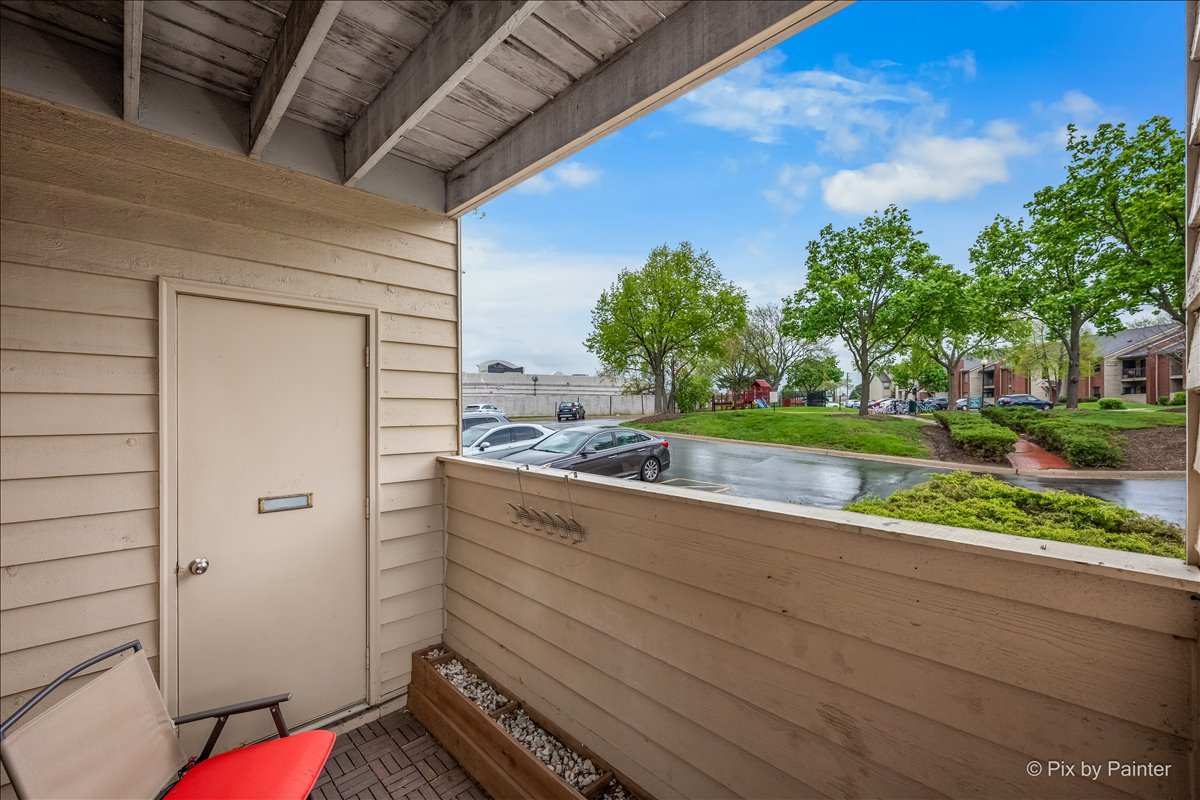 2060 N Rand Road #101, Palatine, IL 60074