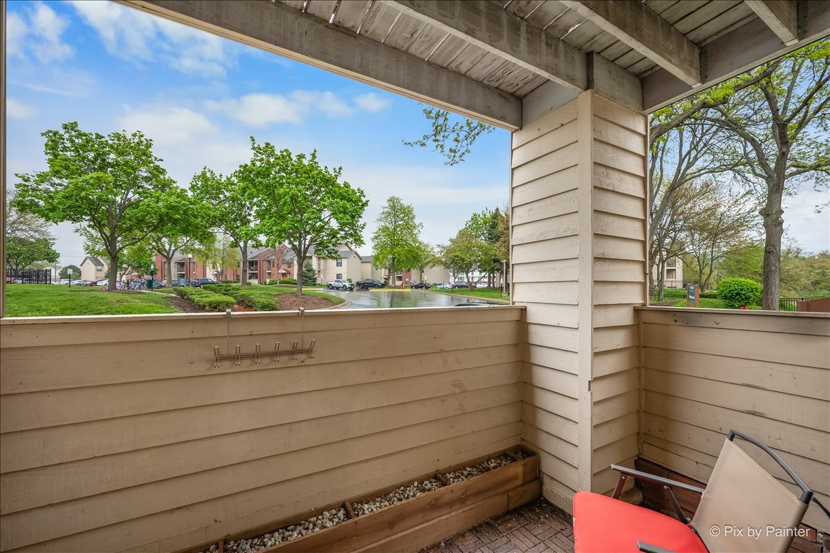 2060 N Rand Road #101, Palatine, IL 60074