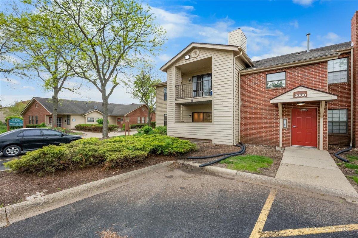 2060 N Rand Road #101, Palatine, IL 60074