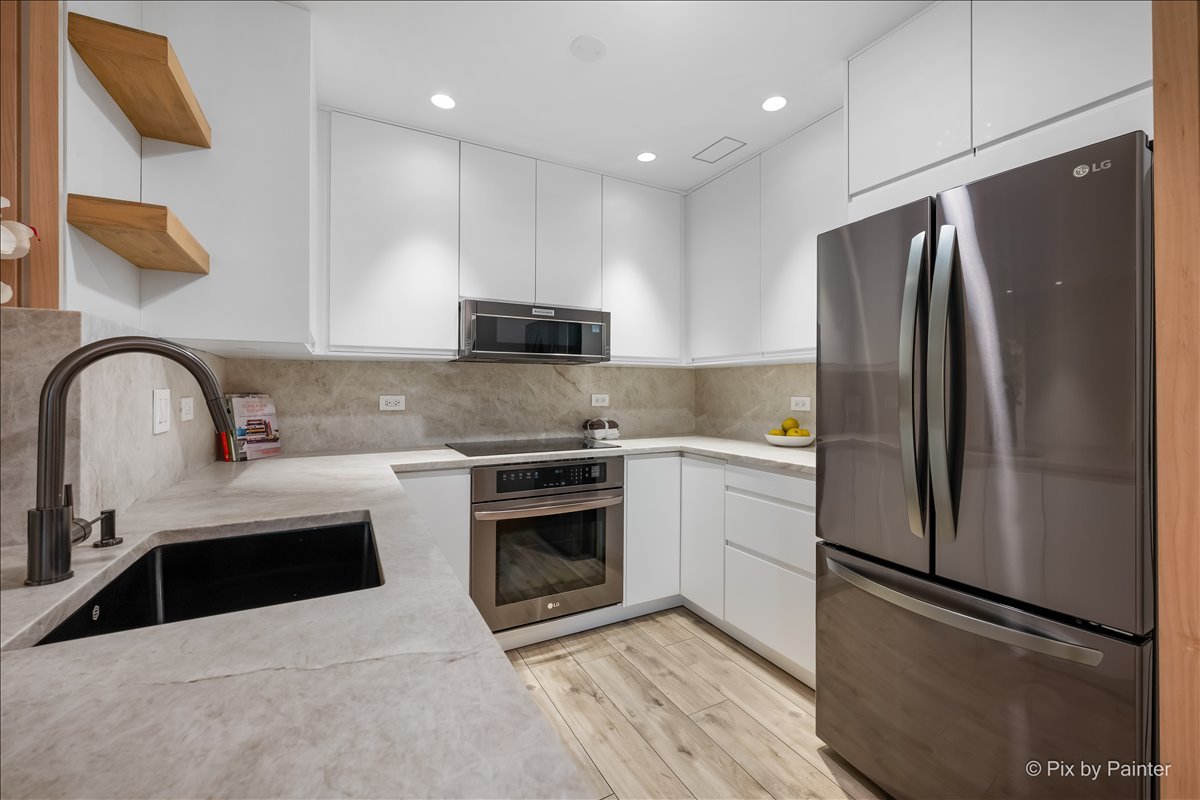 2060 N Rand Road #101, Palatine, IL 60074