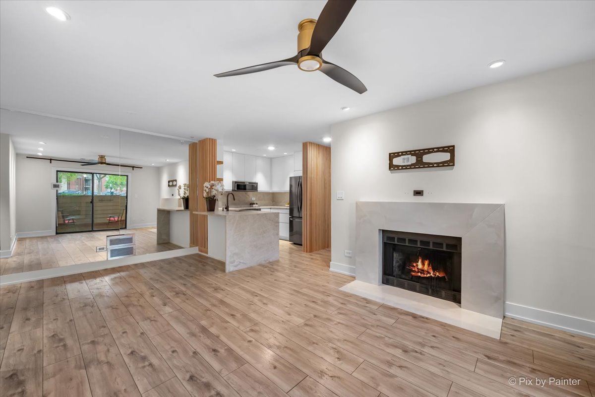 2060 N Rand Road #101, Palatine, IL 60074