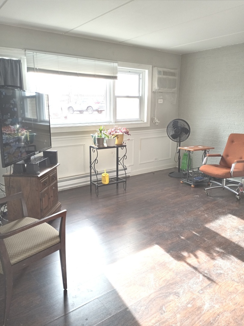 9911 W 58th Street #2, Countryside, IL 60525