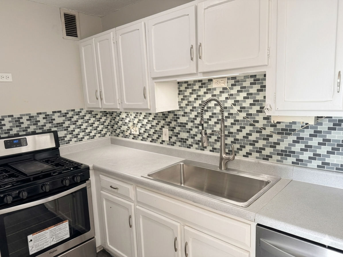 2211 S Stewart Avenue #6A, Lombard, IL 60148