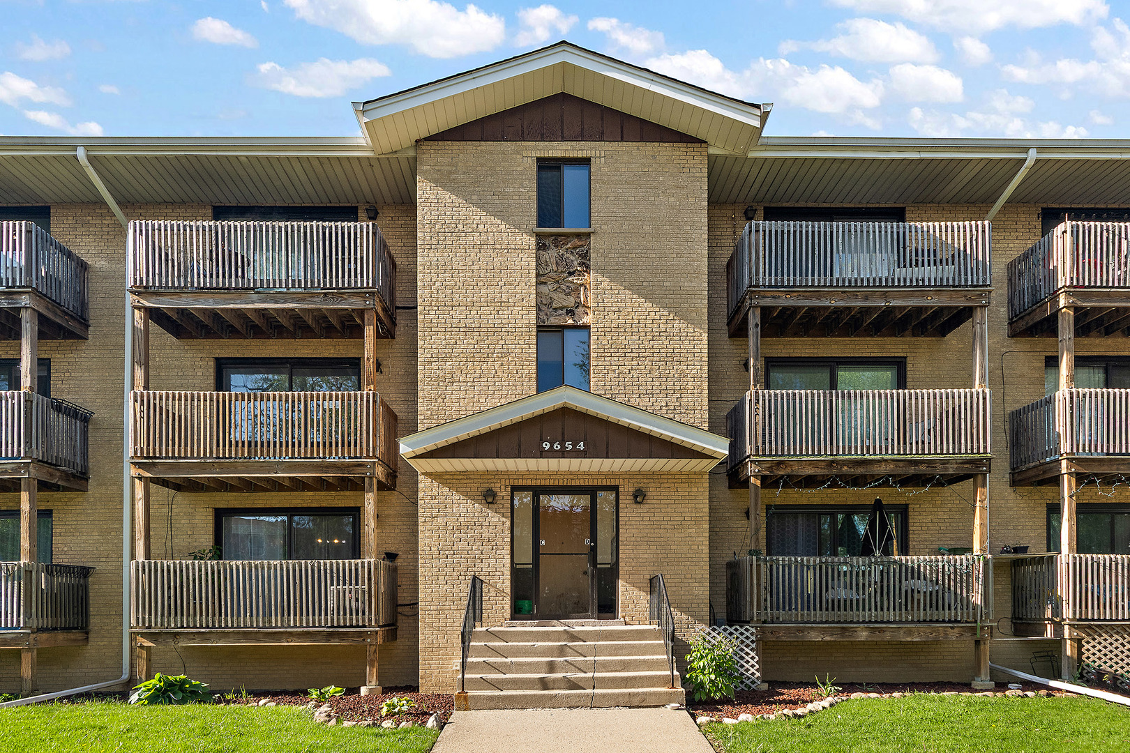 9654 NOTTINGHAM Avenue #1C, Chicago Ridge, IL 60415
