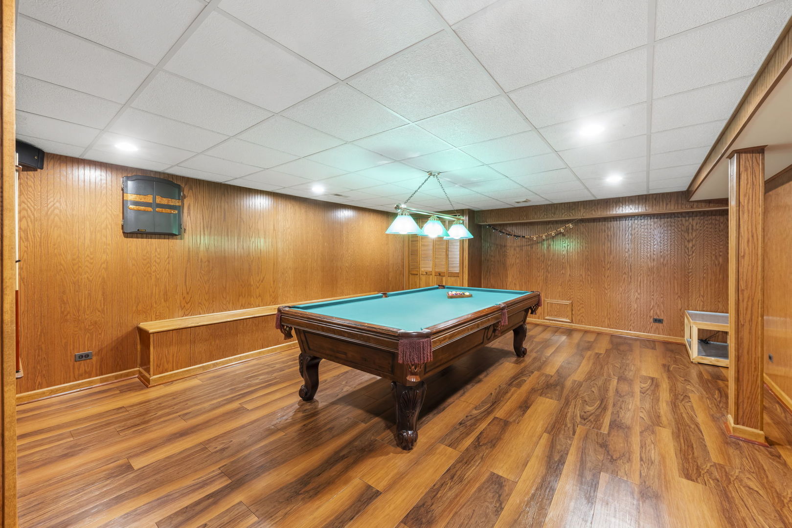 1262 Midwest Lane, Wheaton, IL 60189