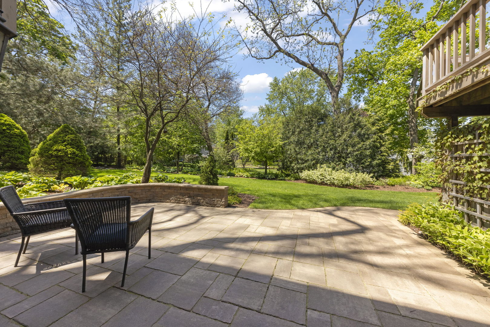 1262 Midwest Lane, Wheaton, IL 60189