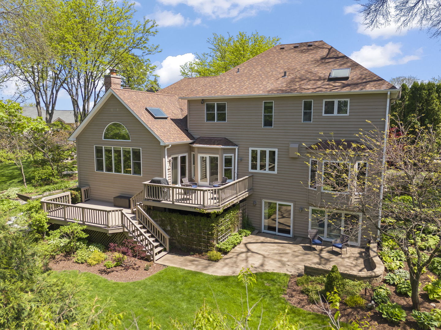 1262 Midwest Lane, Wheaton, IL 60189