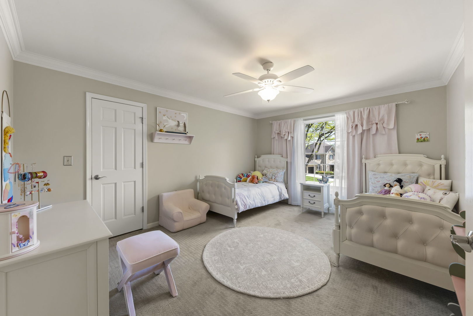 1262 Midwest Lane, Wheaton, IL 60189