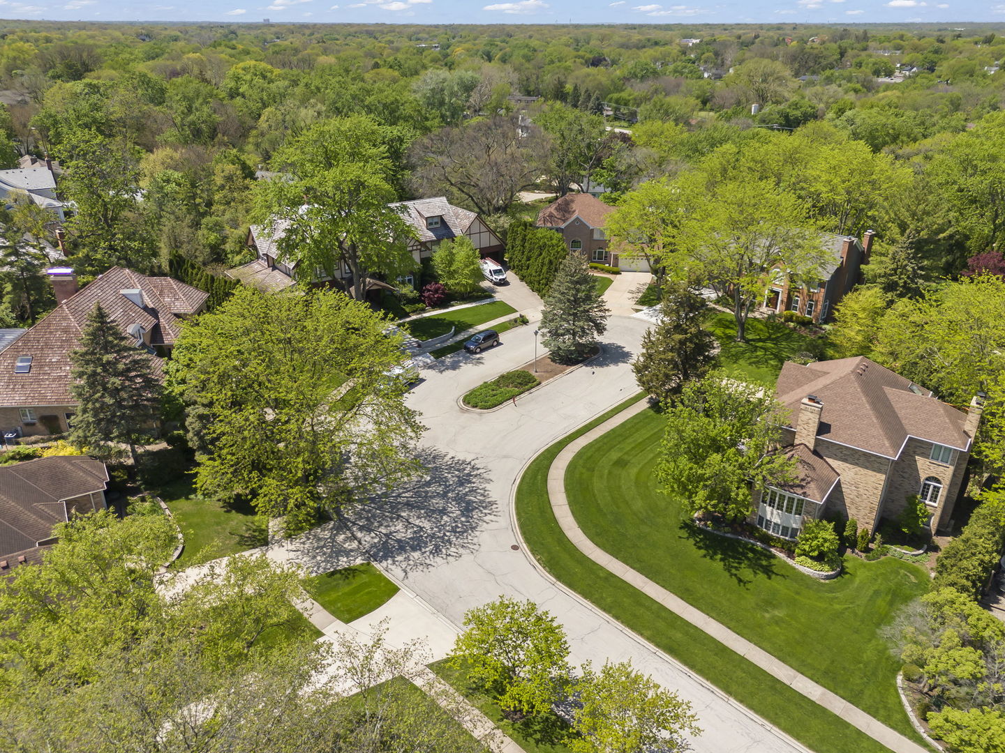 1262 Midwest Lane, Wheaton, IL 60189