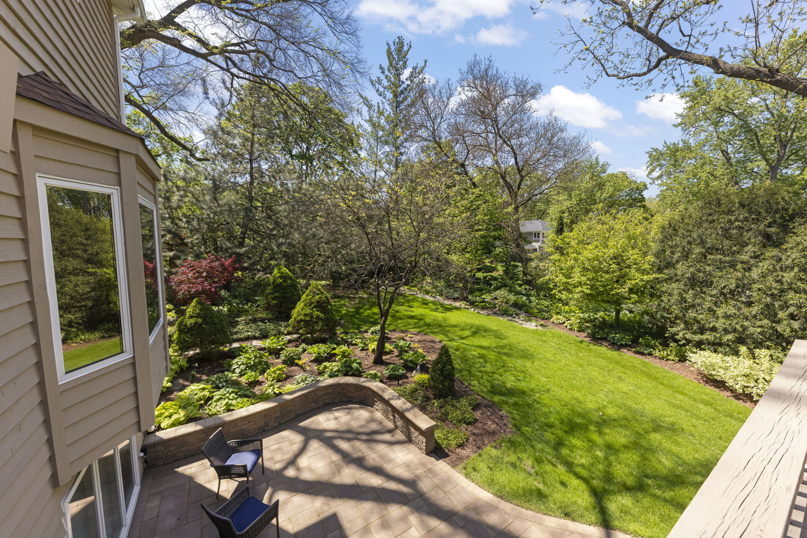 1262 Midwest Lane, Wheaton, IL 60189