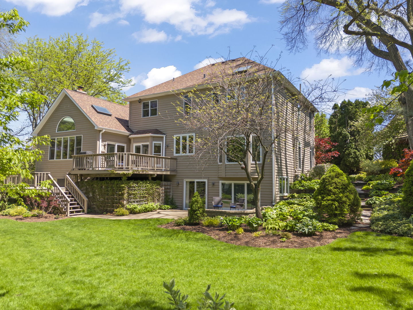 1262 Midwest Lane, Wheaton, IL 60189