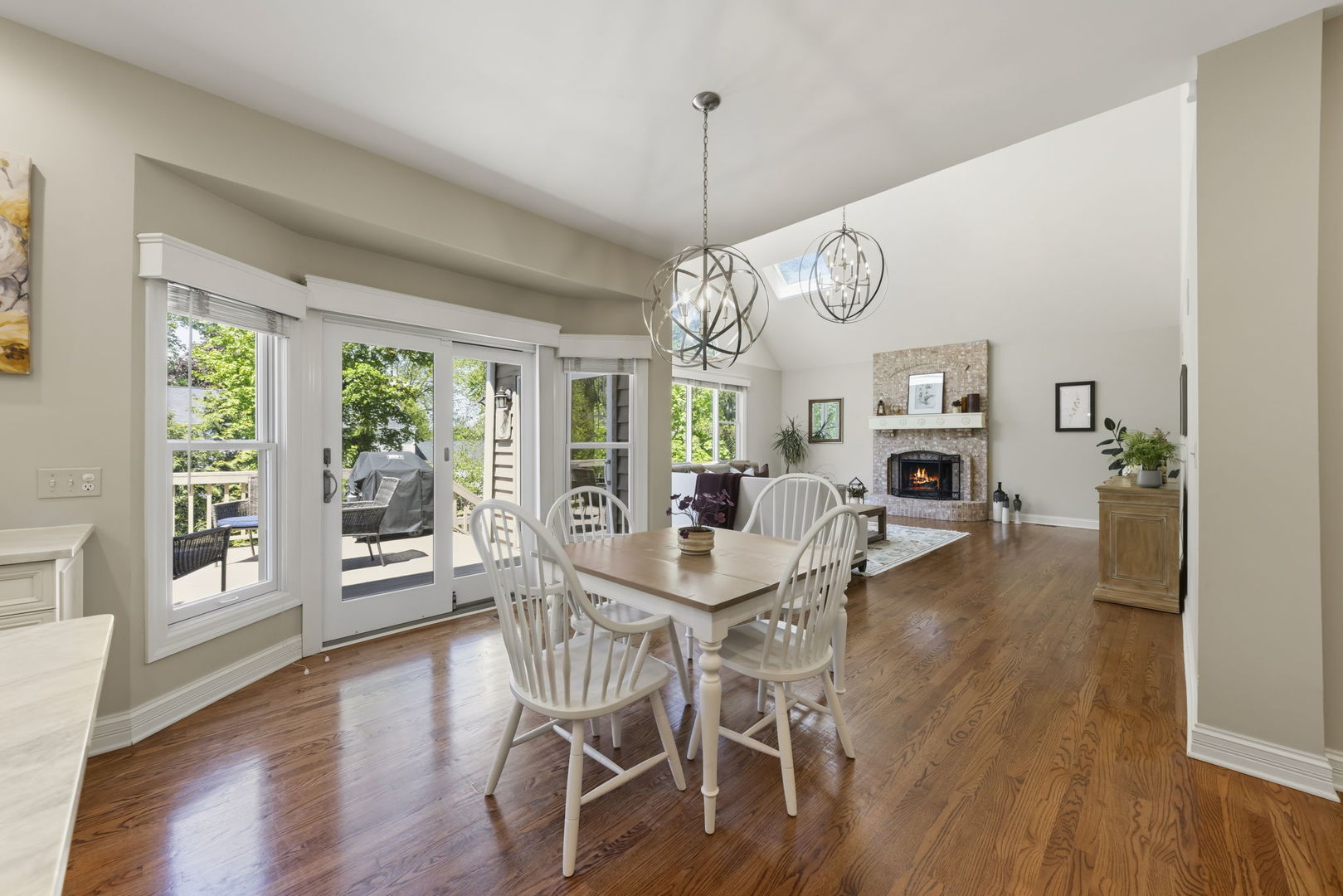 1262 Midwest Lane, Wheaton, IL 60189