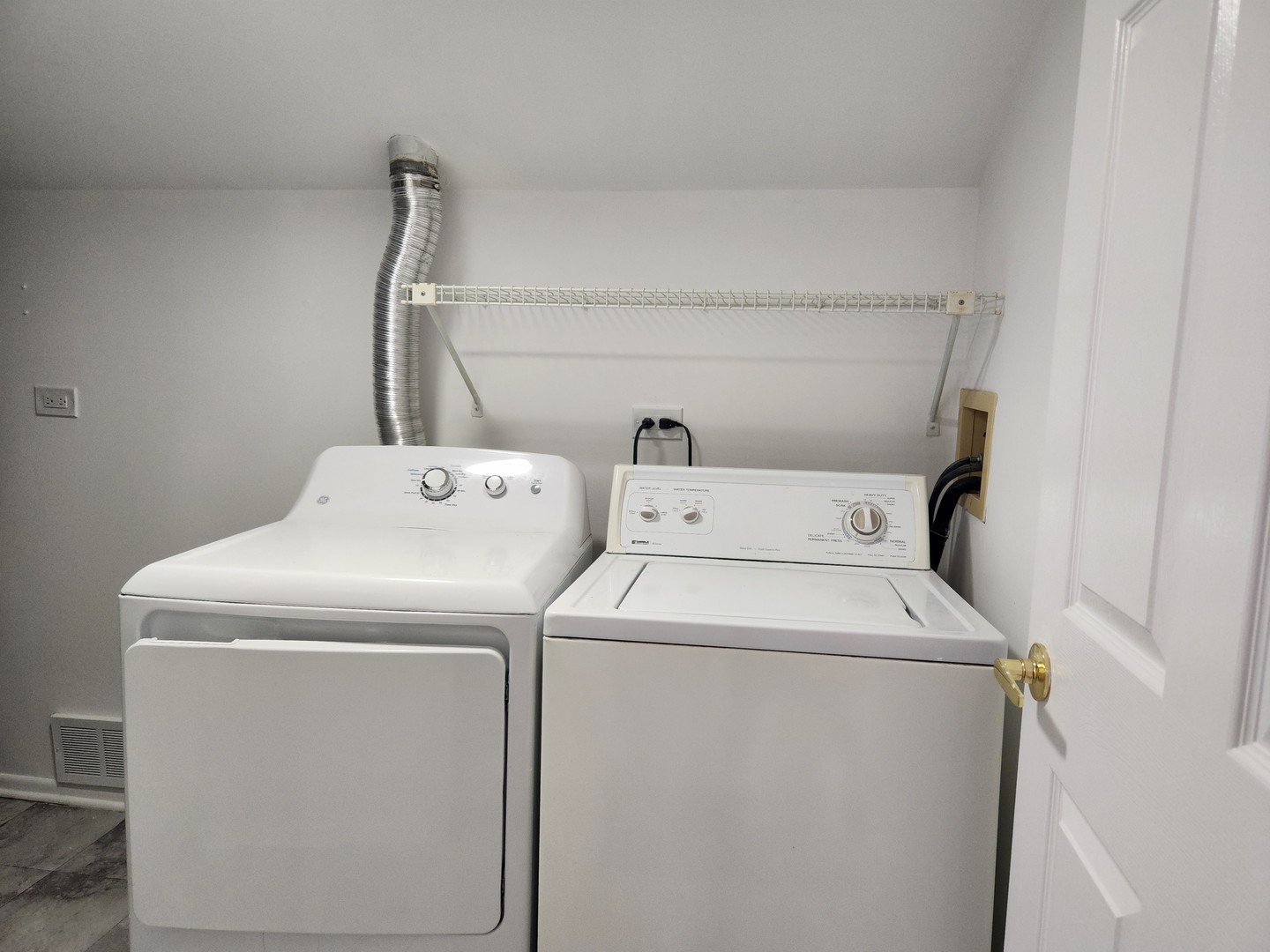 1236 Churchill Court #1236, Buffalo Grove, IL 60089