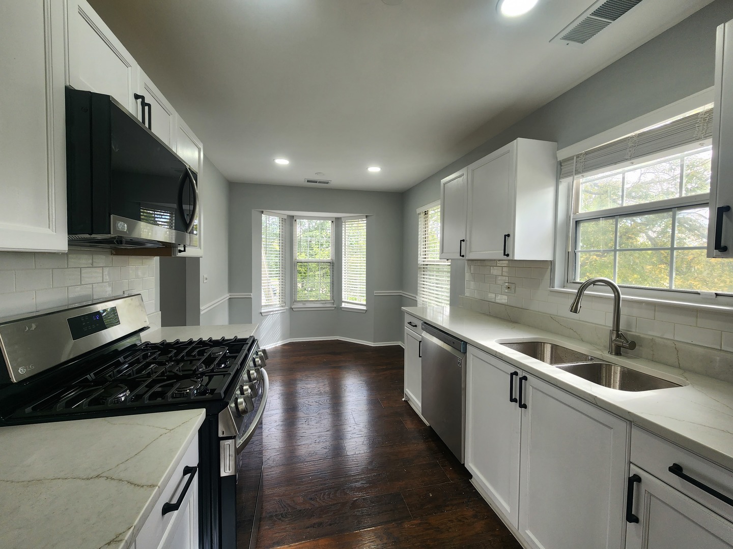 1236 Churchill Court #1236, Buffalo Grove, IL 60089
