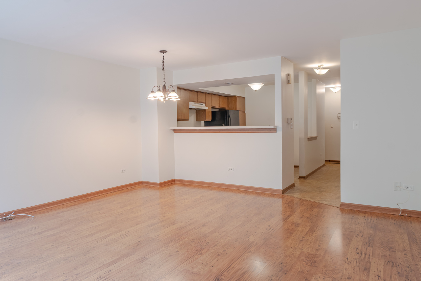 1882 GROVE Avenue, Schaumburg, IL 60193