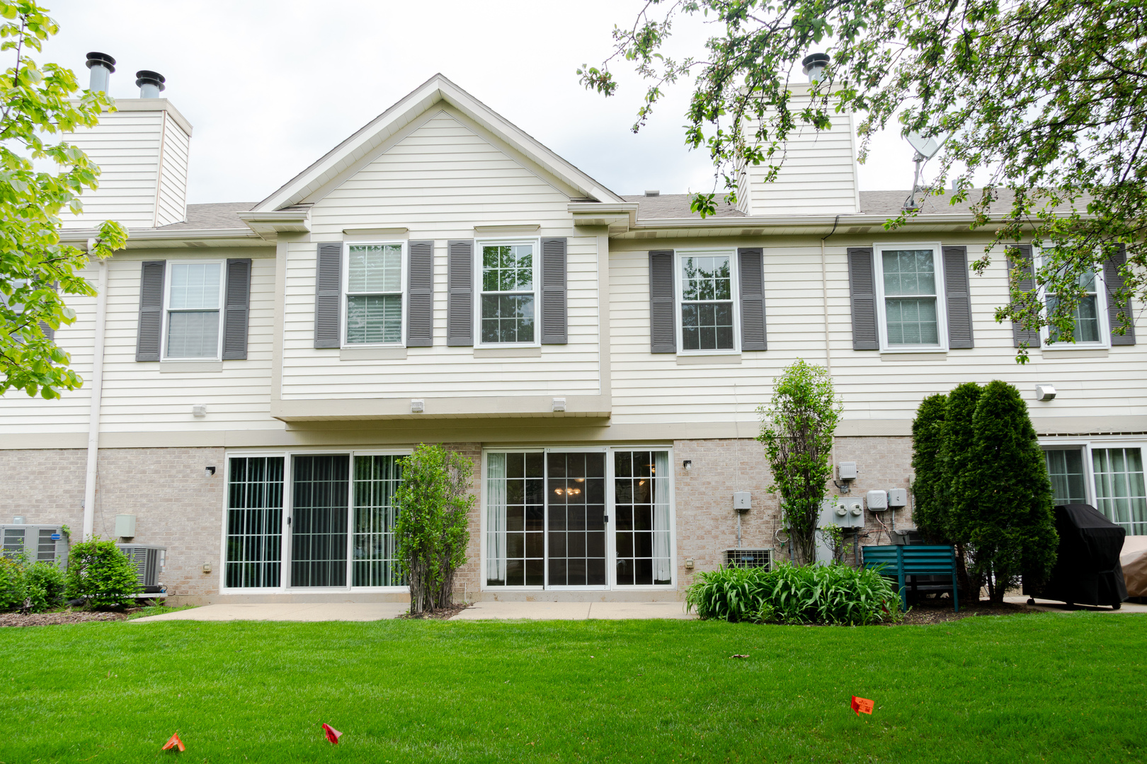 1882 GROVE Avenue, Schaumburg, IL 60193
