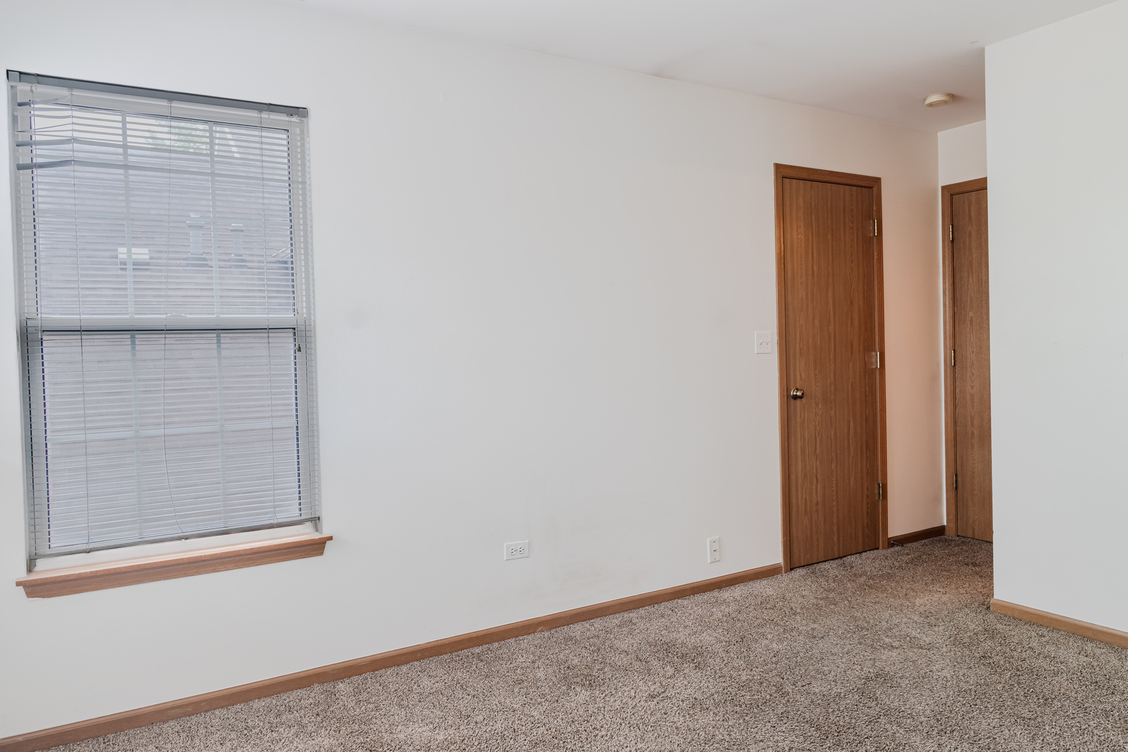 1882 GROVE Avenue, Schaumburg, IL 60193