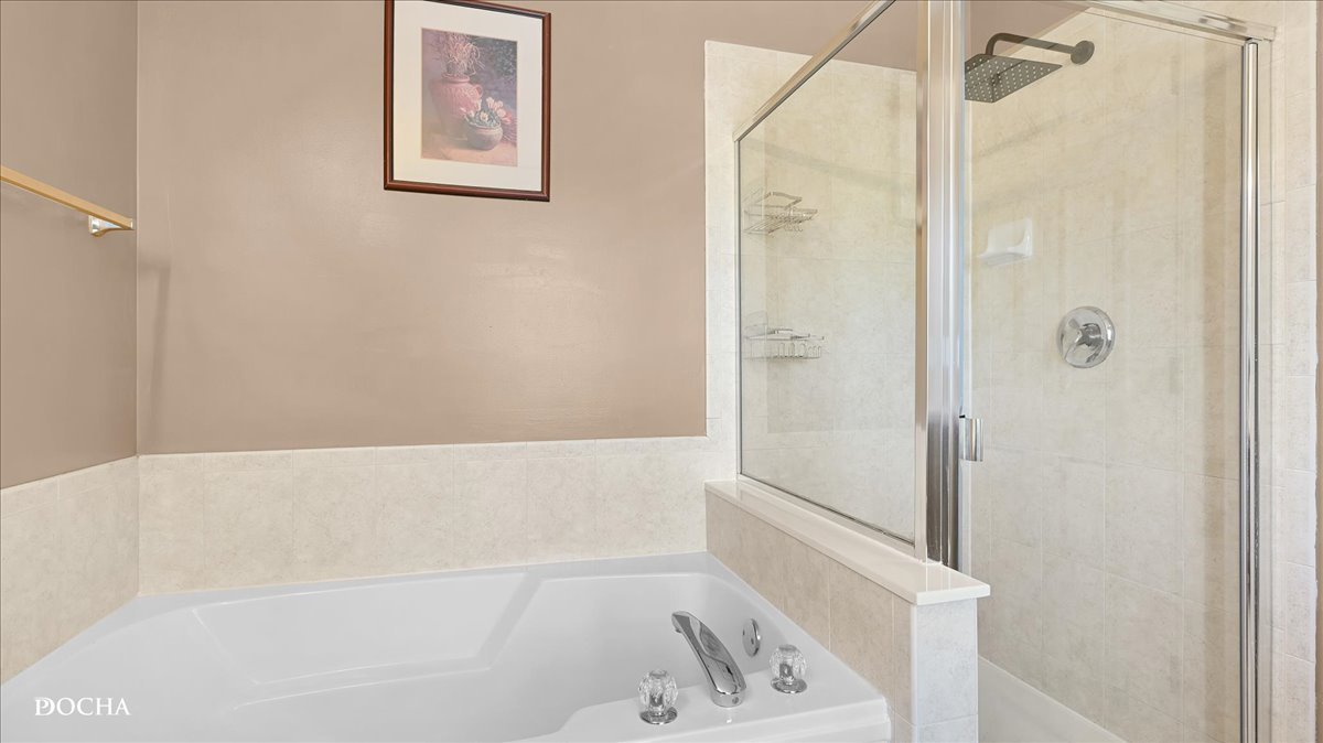 386 Jamestown Court, Aurora, IL 60502