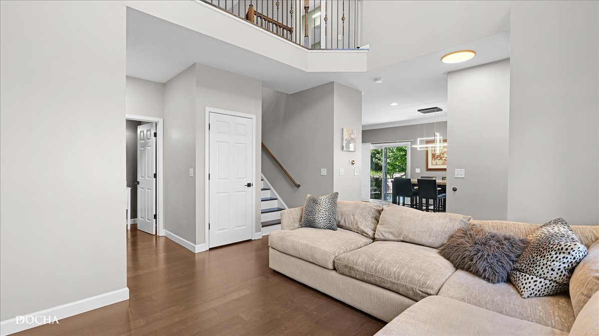 386 Jamestown Court, Aurora, IL 60502