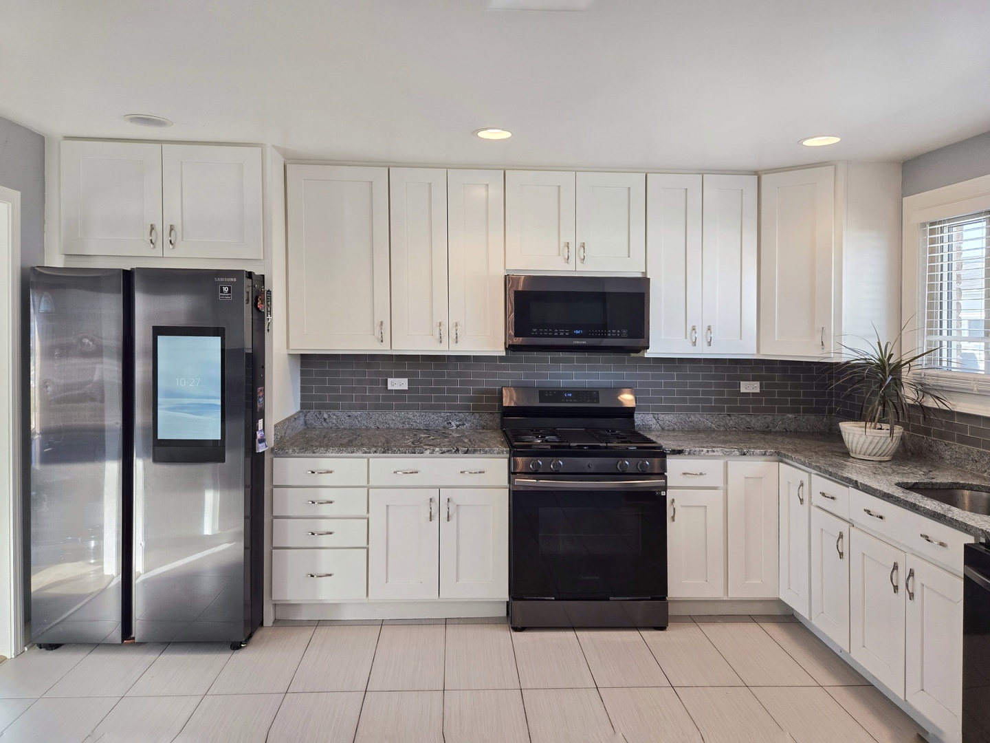 980 W Grant Drive, Des Plaines, IL 60016