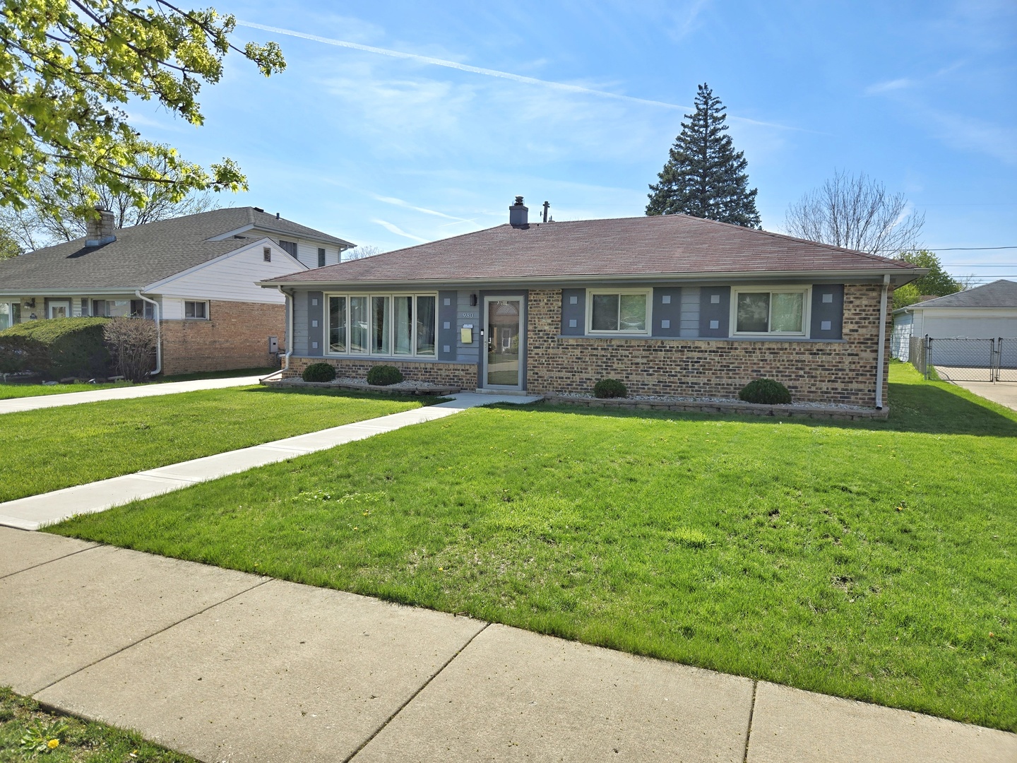 980 W Grant Drive, Des Plaines, IL 60016