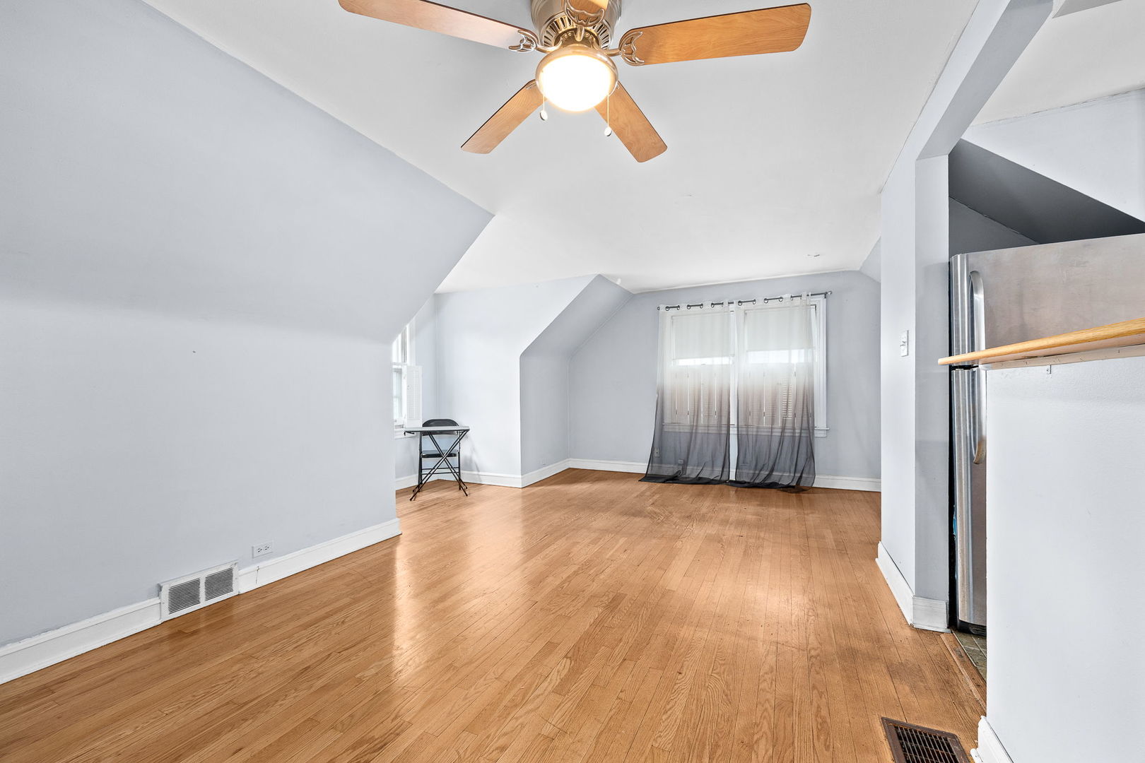 9306 S 54th Avenue, Oak Lawn, IL 60453