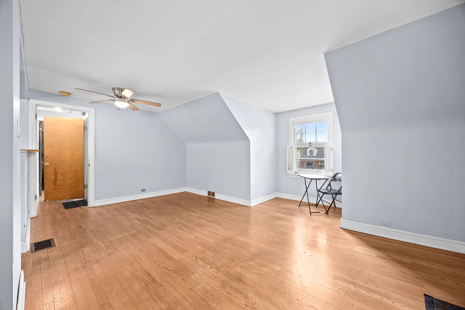9306 S 54th Avenue, Oak Lawn, IL 60453