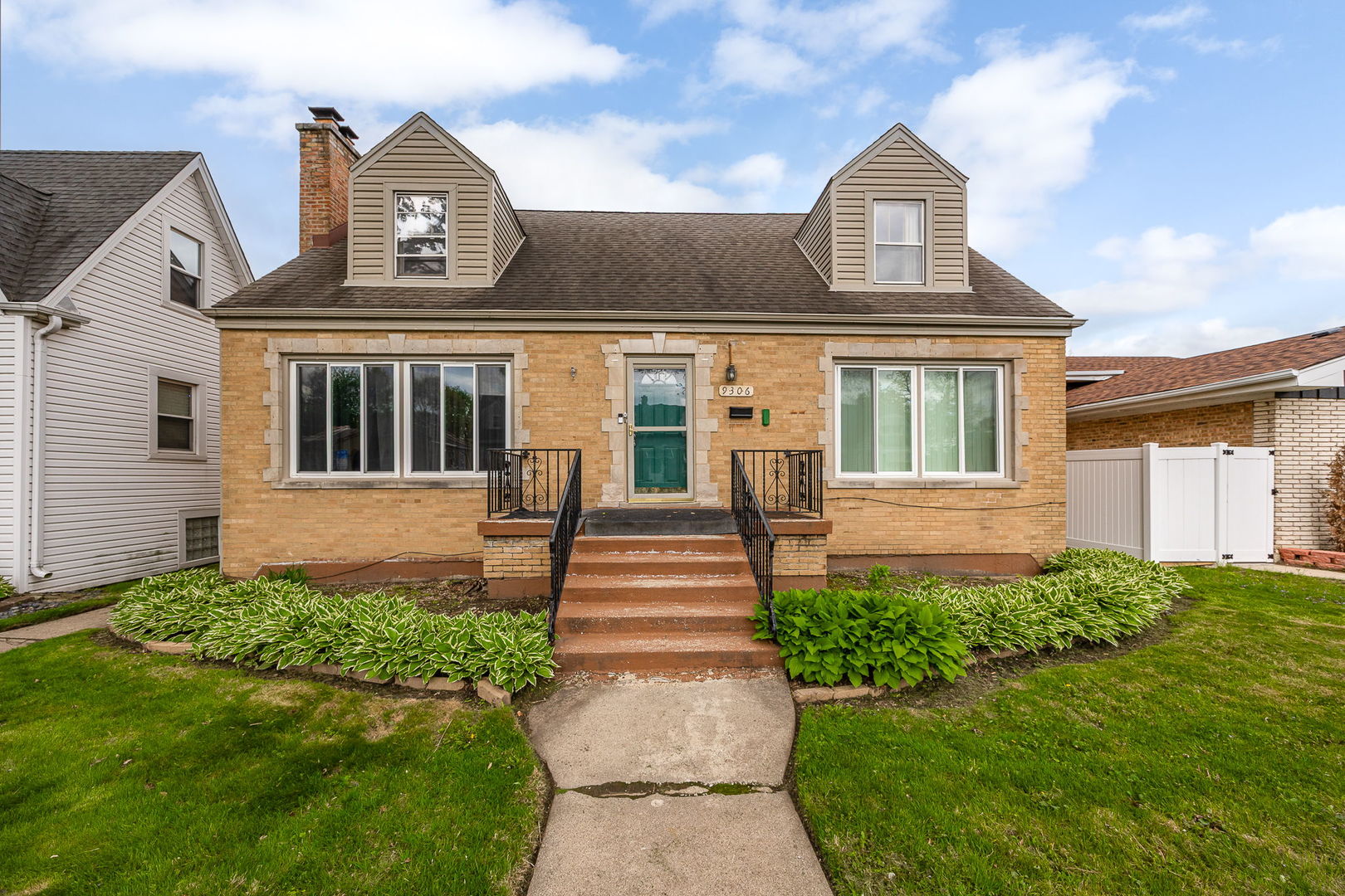 9306 S 54th Avenue, Oak Lawn, IL 60453