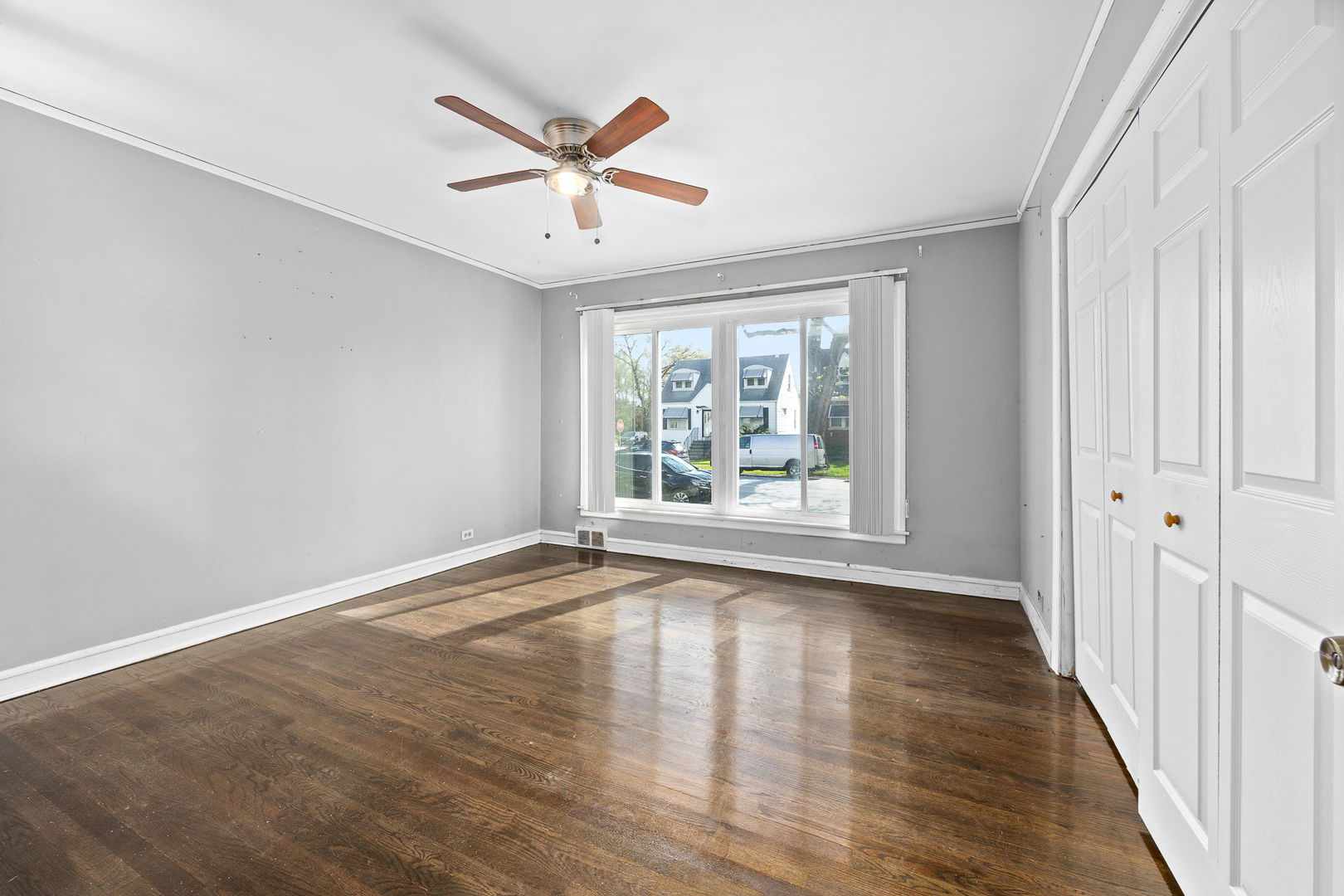 9306 S 54th Avenue, Oak Lawn, IL 60453