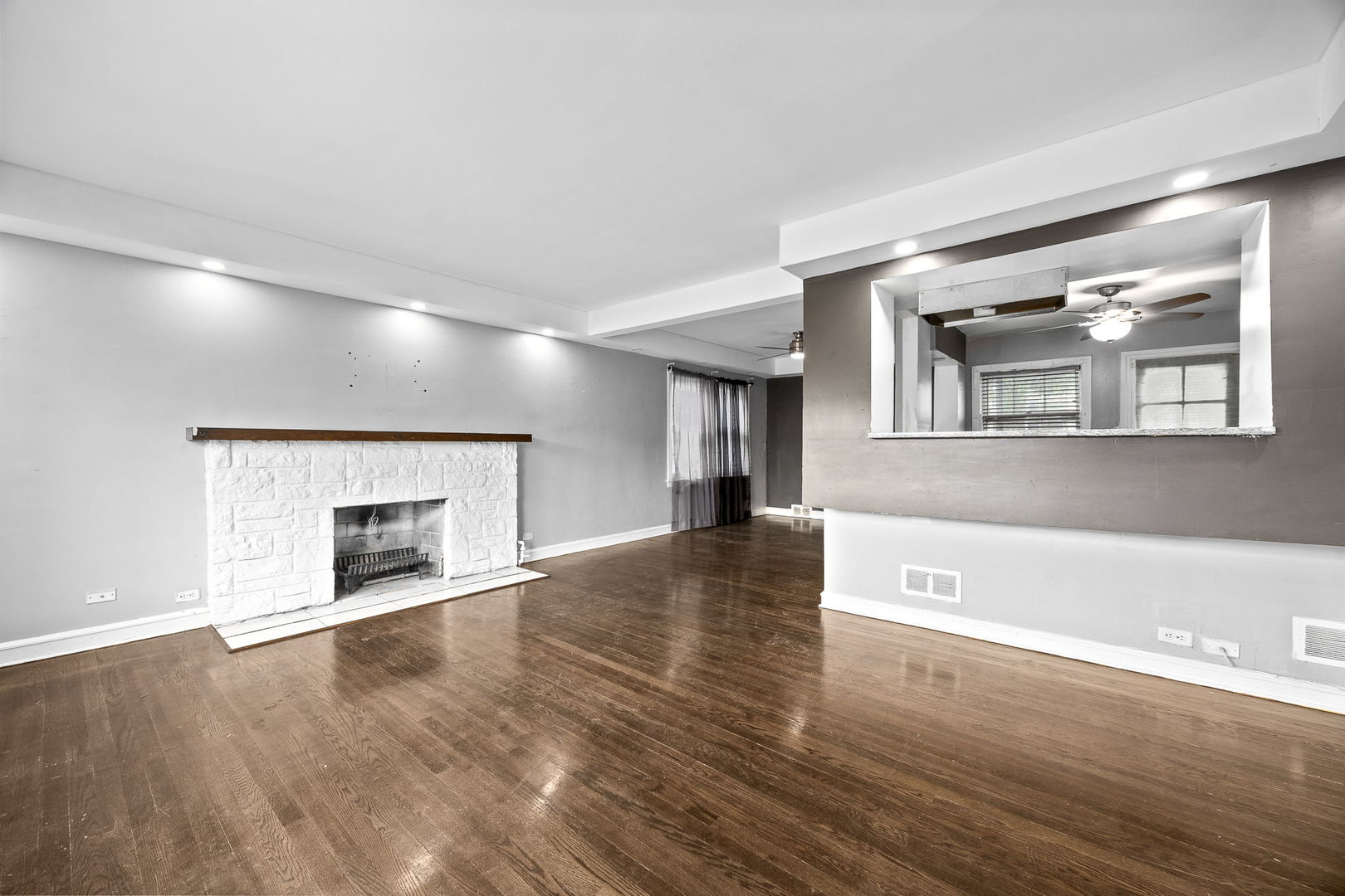 9306 S 54th Avenue, Oak Lawn, IL 60453