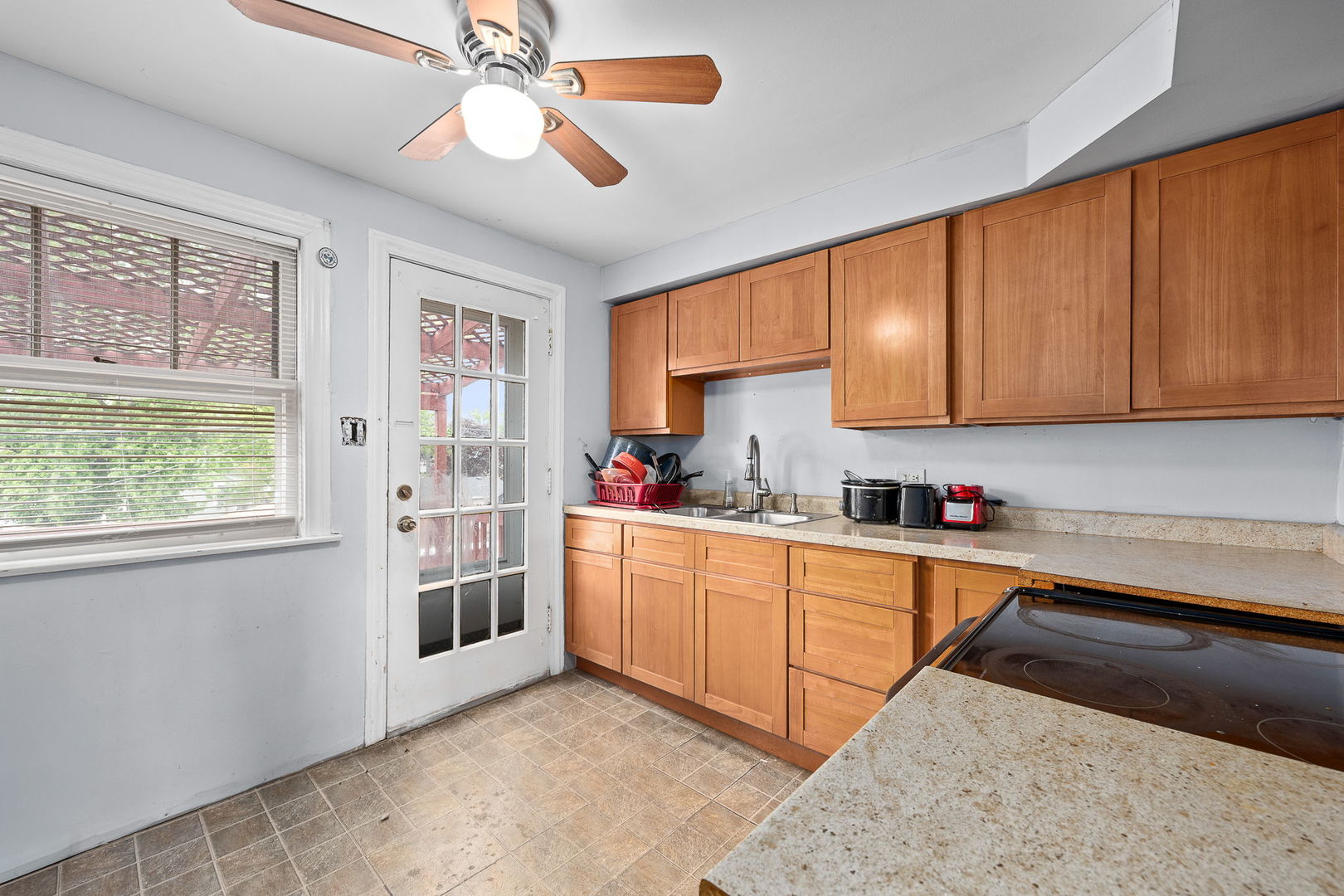 9306 S 54th Avenue, Oak Lawn, IL 60453