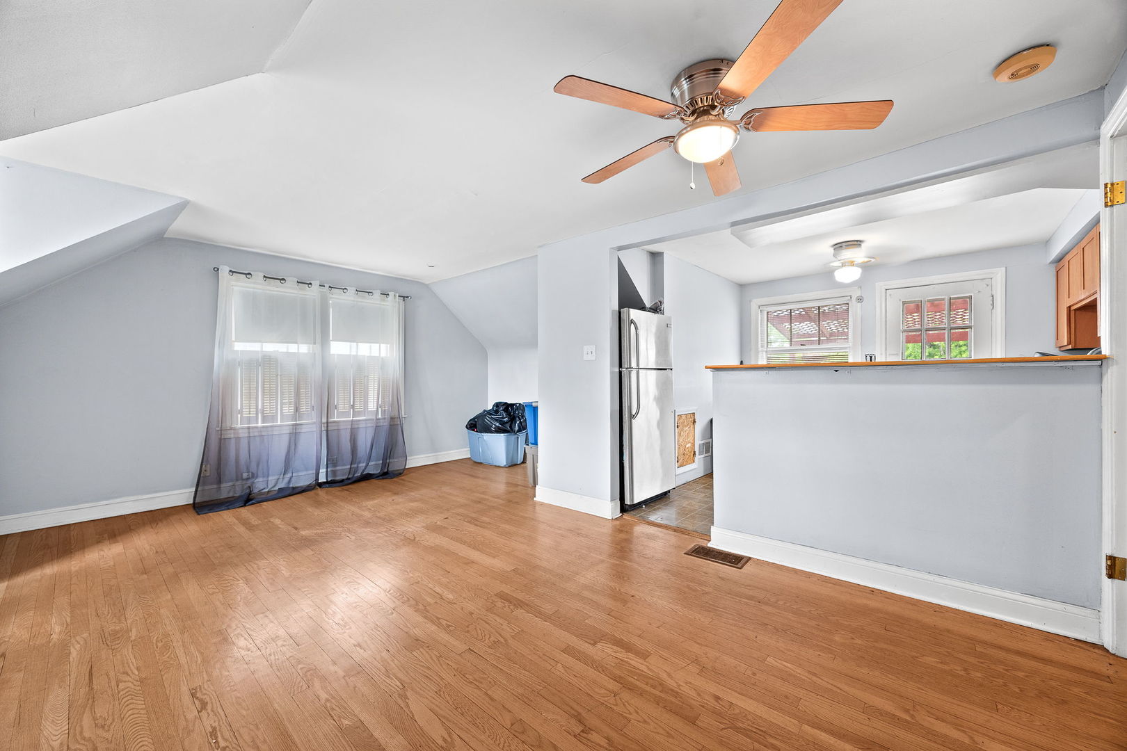 9306 S 54th Avenue, Oak Lawn, IL 60453